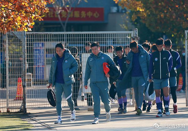 罗马诺指出，切尔西基本完成从塞内加尔AFDarouSalam俱乐部签下迪翁古的交易，球员昨天与派斯一起来到斯坦福桥，观看了切尔西对阵纽卡的比赛。